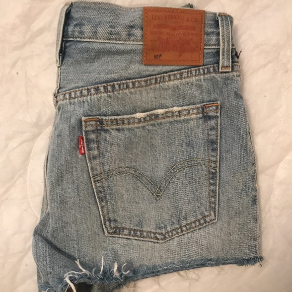 Levi Denim Shorts - Picture 3 of 3